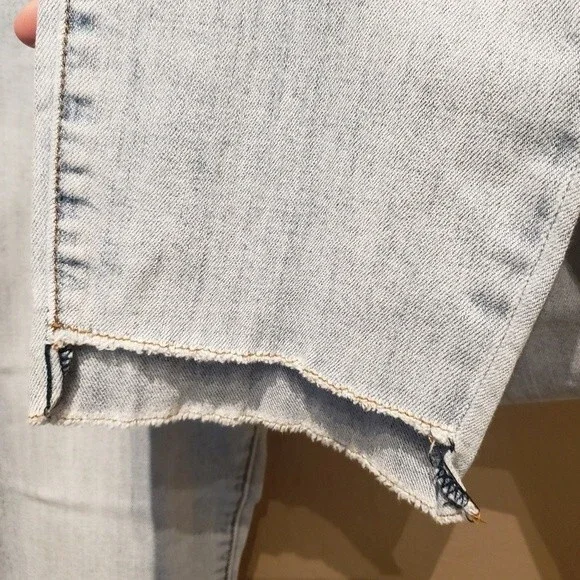 Kut From The Cloth Straight Leg Light Wash Jeans Size 6 - Picture 4 of 8